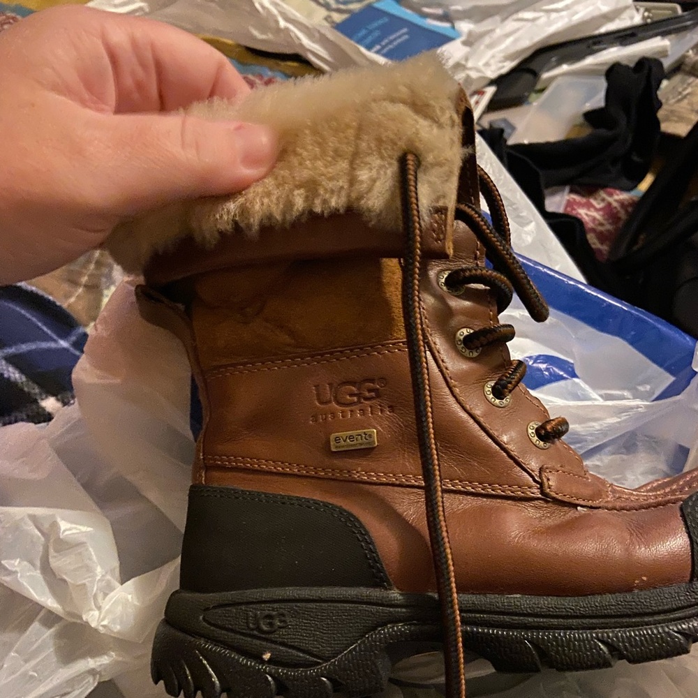 Kids size 2 ugg boots
